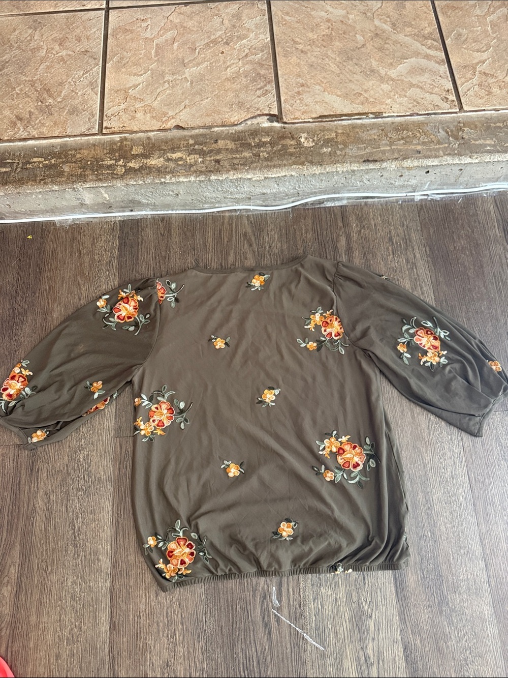 fig and flower Olive Embroidered Floral Puff-Sleeve Blouse - Picture 3 of 4